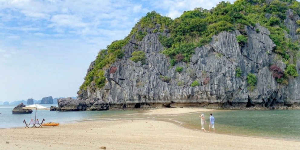 Plage immaculée à Cong Dam