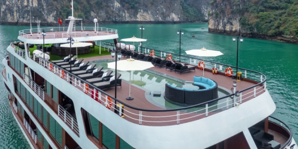 Grande terrasse sur le bateau