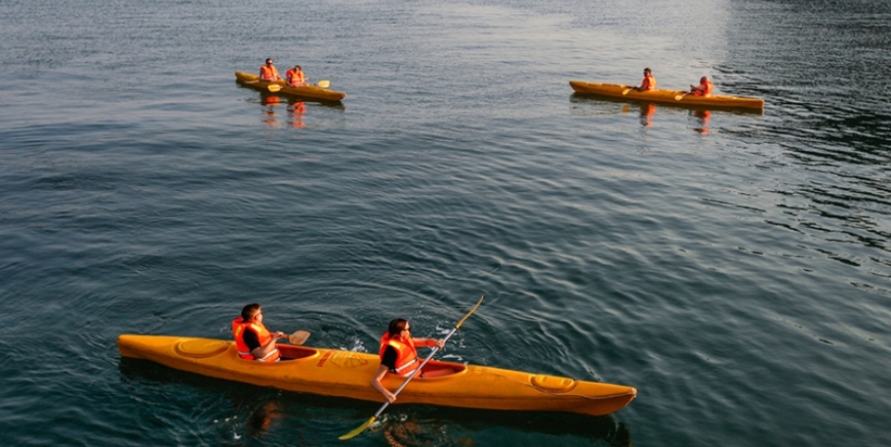 Kayak dans la baie de Lan Ha 