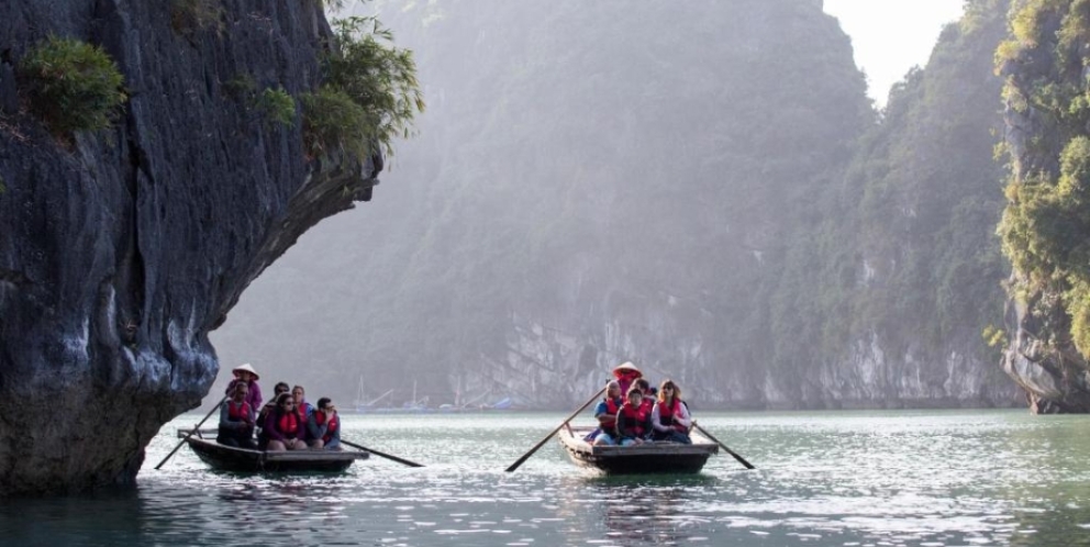 Kayak dans la baie de Bai Tu Long