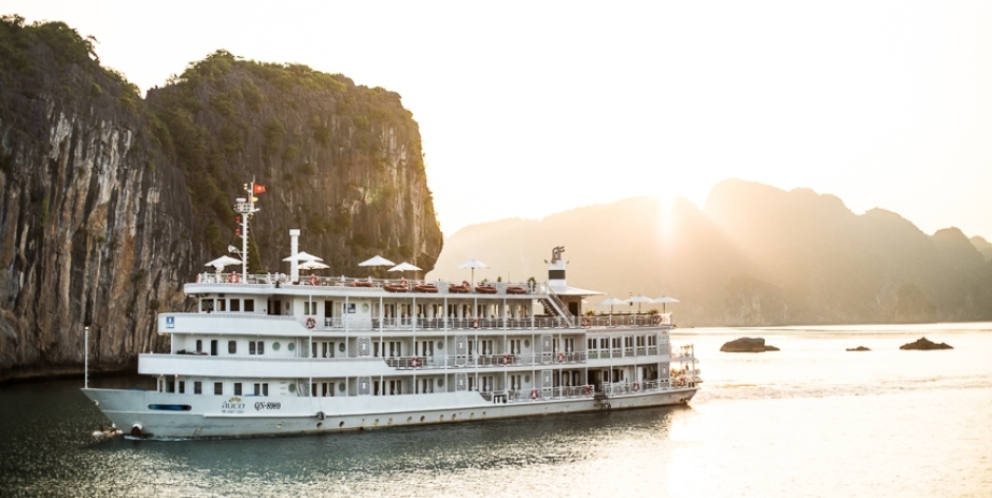 La croisière The Au Co dans la baie d'Halong 