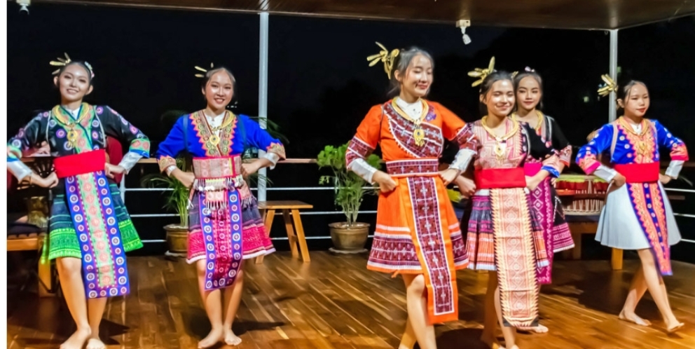 Dance traditionelle du Laos 