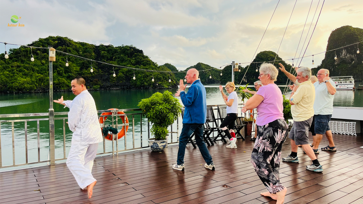 Croisière inoubliable dans la baie d’Along 