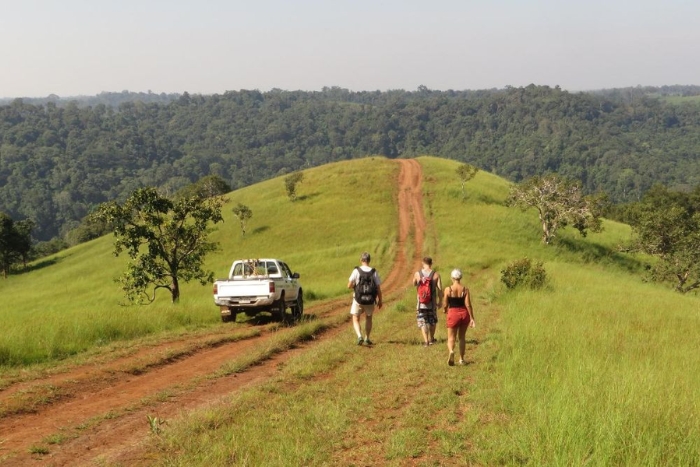Randonée en famille à Mondulkiri