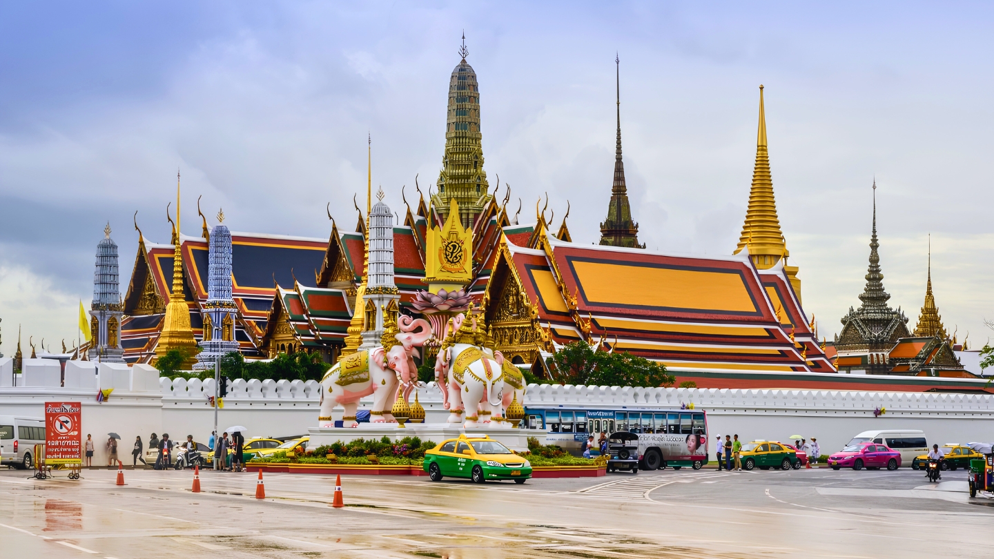 Une immersion dans la majesté du Grand Palais et du Wat Phra Kaew
