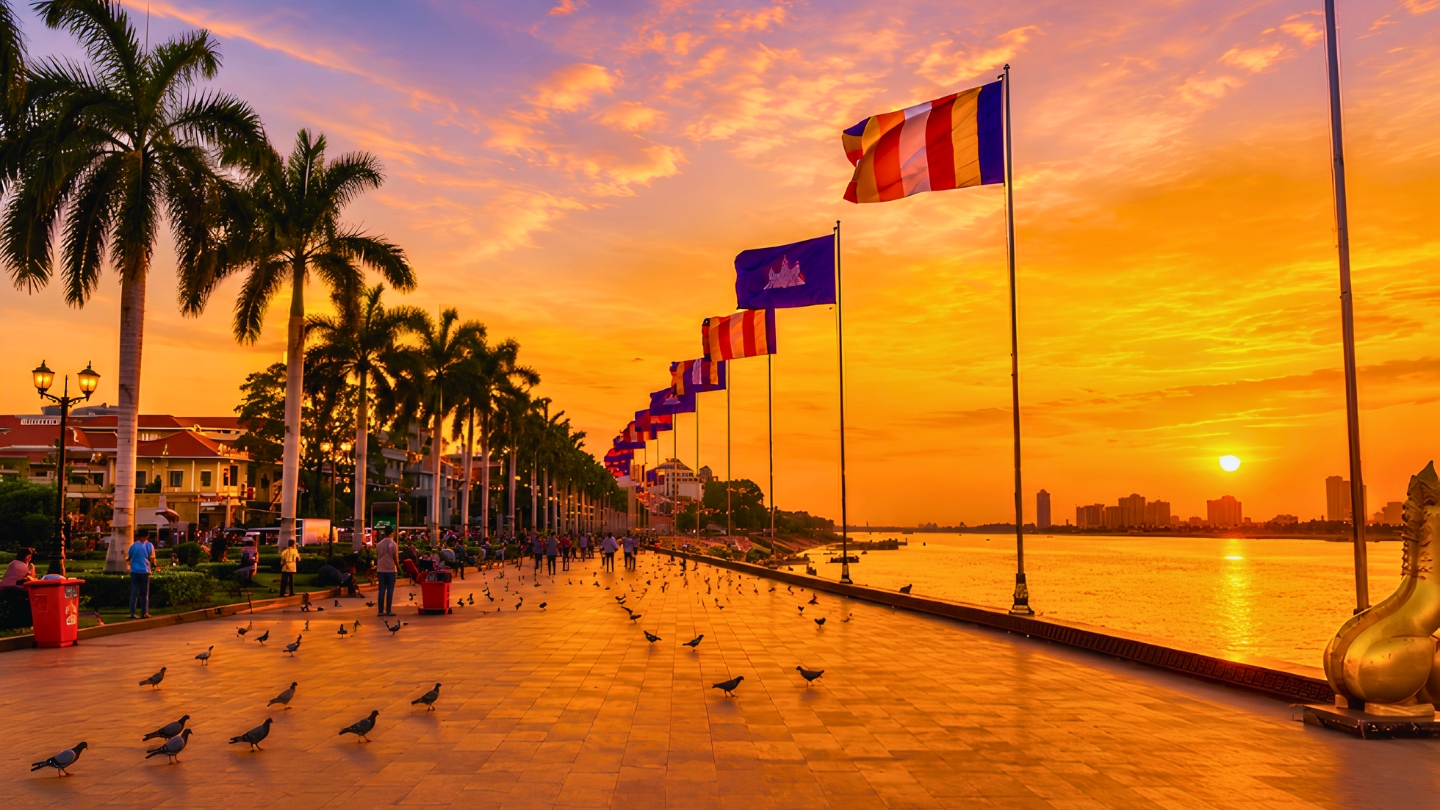 Au fil des quais Sisowath, la magie du coucher du soleil