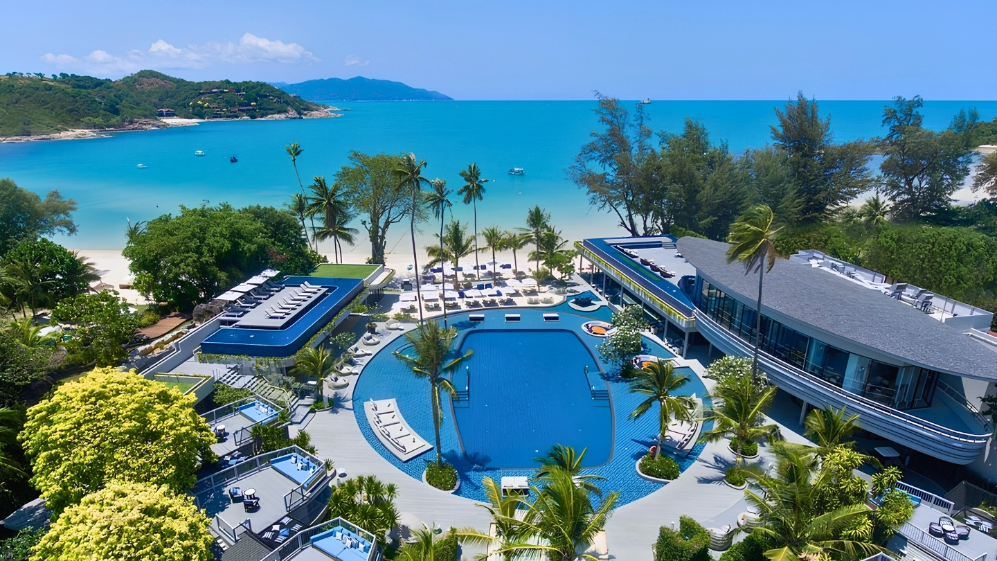 Vue plongeante sur le Meliá Koh Samui et sa plage