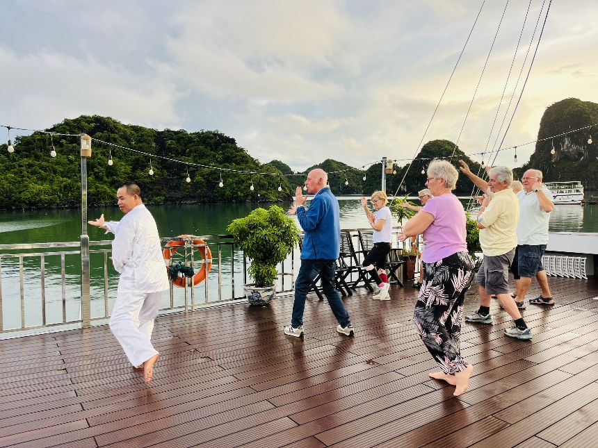 À la découverte de la baie d’Ha Long avec Autour Asia