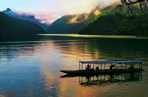Hanoi - Lac Ba Bể (Déj ; Dîner)