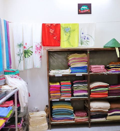 Visite 2 villages à Hanoi en une journée : Quang Phu Cau pour lencens, Phùng Xá pour la soie
