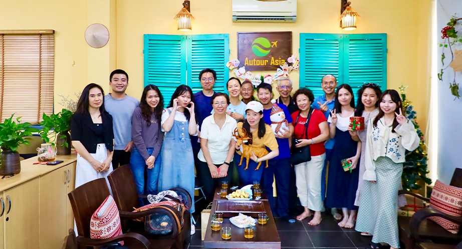 Nos clients visitent notre bureau à Hanoï