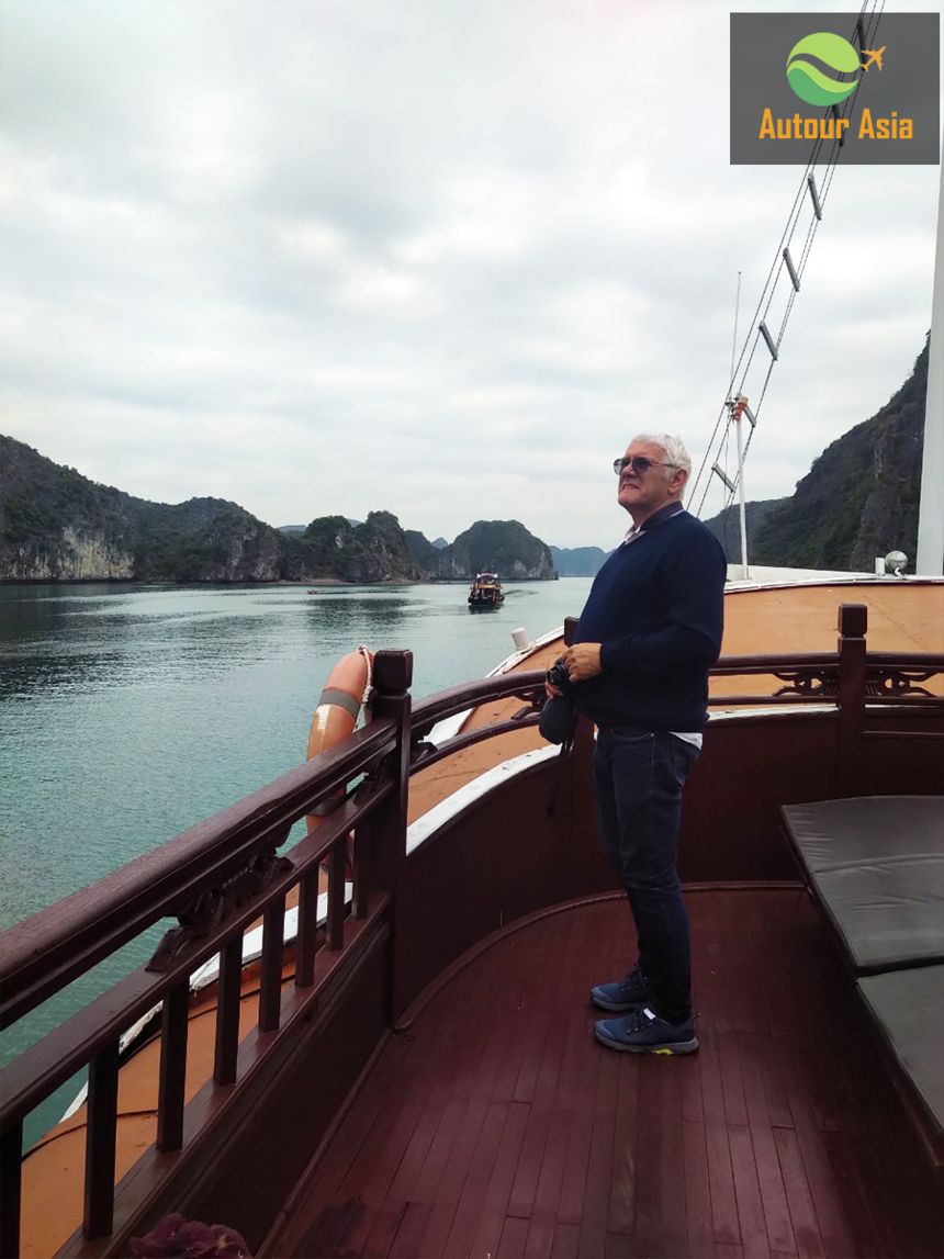 900-1200-1-LanHa_Halong-Bay-Cruise-Vietnam