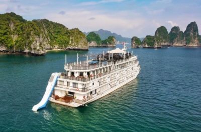 Hanoï - Port international dHalong - Baie de Lan Ha - Village de Viet Hai (Déjeuner - Dîner)