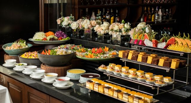 Cuisine savoureuse pour buffet à bord du bateau