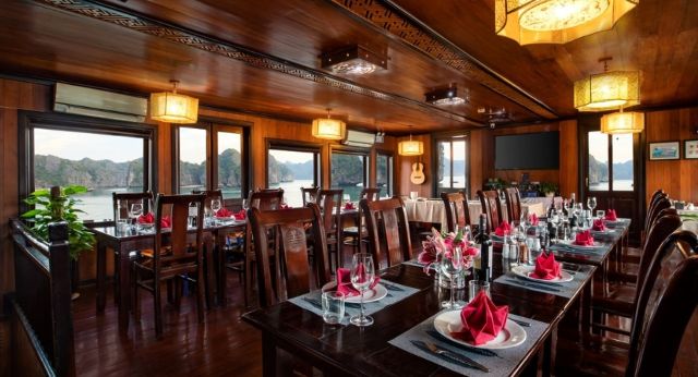 Restaurant traditionel en jonque