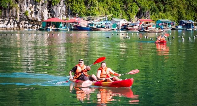 Kayak dans le village de Vung Vieng
