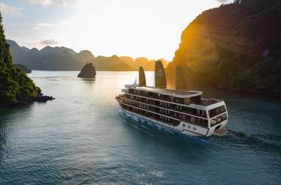 Hanoï - Baie dHalong - Baie de Lan Ha - Grotte Sombre & Lumineuse (L, D)