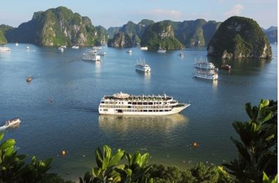 Hanoï - Bai Chay - Baie dHalong (-,L,D)
