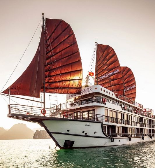 Croisière VSpirit Dans La Baie DHalong - Baie De Lan Ha