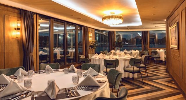 Restauant de luxe en jonque