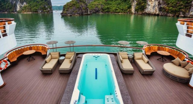 Jacuzzi au bord