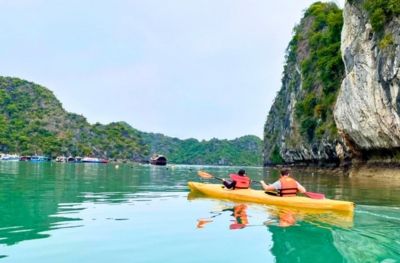 Hanoi - Baie dHalong - Grotte de Luon - Hanoi (Petit-déjeuner, Déjeuner)