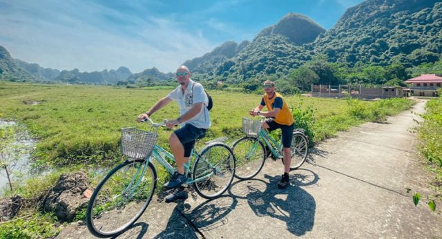 faire-du-vélo-autour-du-village-de-Viet-Hai