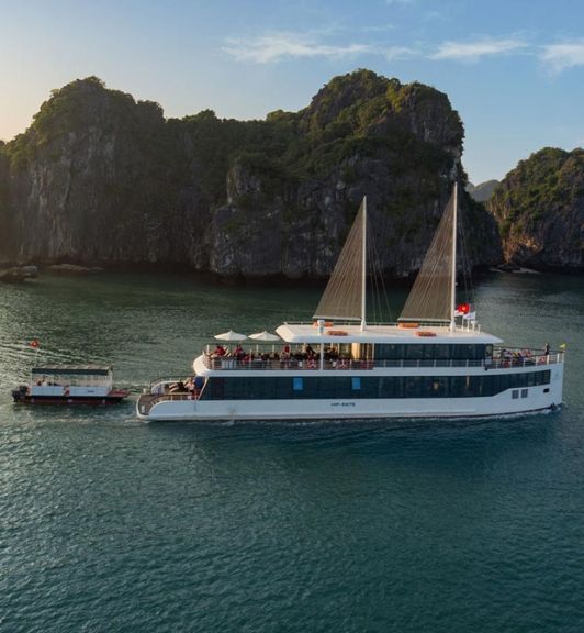 Jonque De Luxe DUne Journée Jade Sails Dans La Baie DHalong