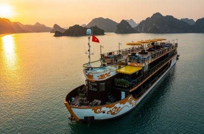 Hanoï - Île Tuan Chau - Baie dHalong - Baie de Lan Ha (Déjeuner - Dîner)