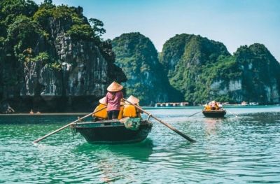 Village de pêcheurs de Vung Vieng - Port international dHalong (B, L)