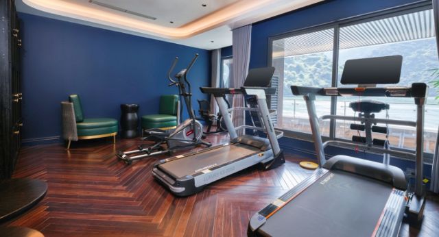 Salle de sport intérieure pour faire de lexercice