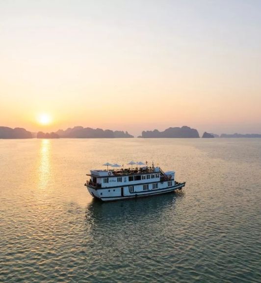 Croisière Privée Bhaya Legend Dans La Baie DHalong