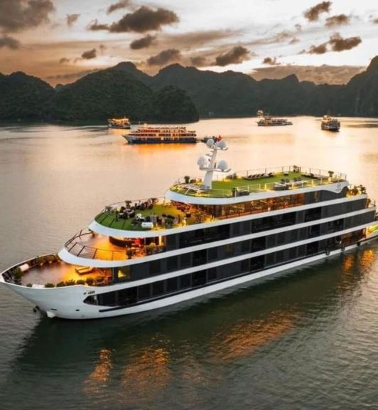 Croisière Bateau Venus Dans La Baie DHalong - Baie De Lan Ha