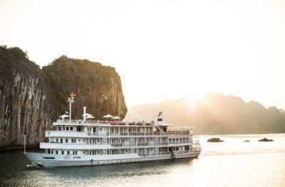 Hanoï - Baie dHalong – Baie de Lan Ha (L,D)