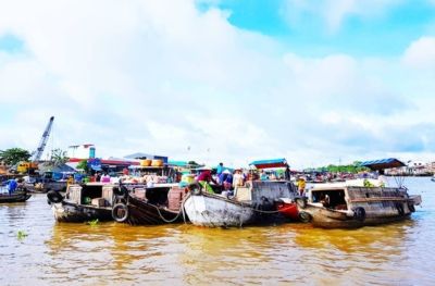 Kampong Chhnang – Kampong Tralach – Koh Chen (Île Chinoise) (B,L,D)