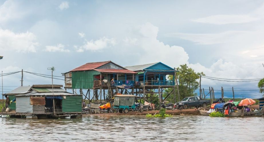 Kampong Chhnang – Kampong Tralach – Koh Chen (Île Chinoise) (B,L,D)