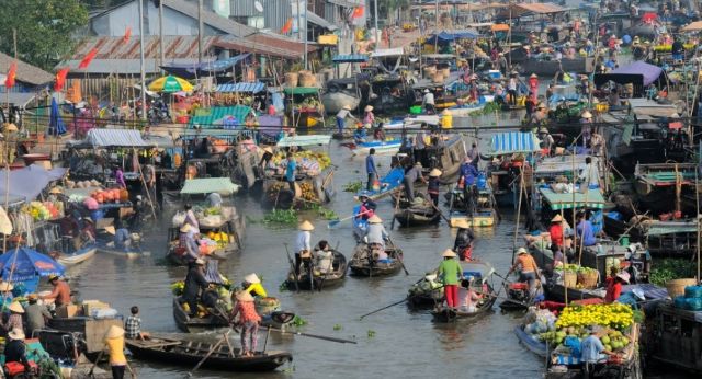 Le marché flottant de Cai Rang en pleine effervescence
