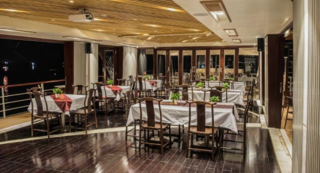 Restaurant traditional à bord