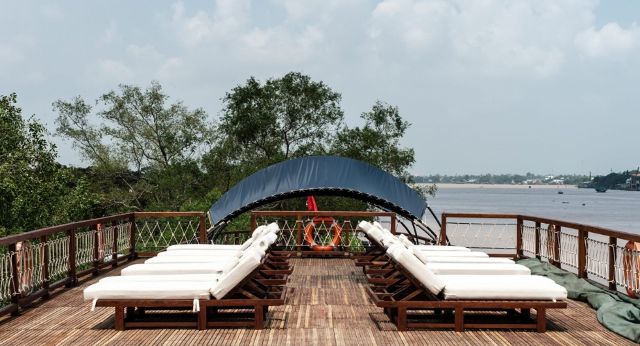900-sundeck-on-boat