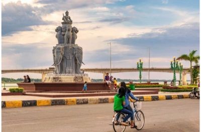 Phnom Penh – Visit de la ville (B, L, D)