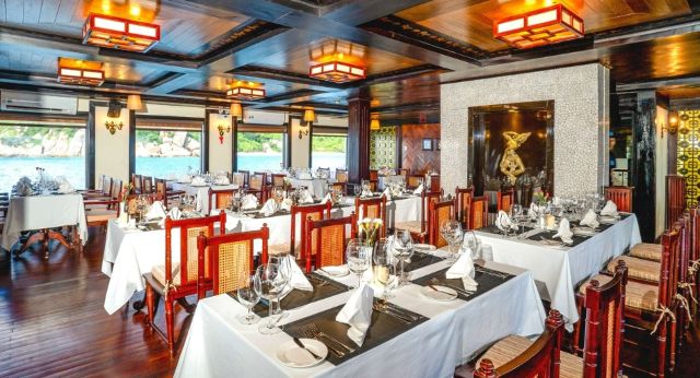 Restaurant de luxe à bord