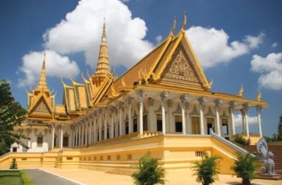 Phnom Penh - Kampong Tralach (B,L,D)