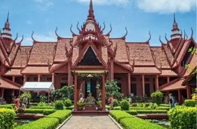 Tan Chau – Phnom Penh (B,L,D)