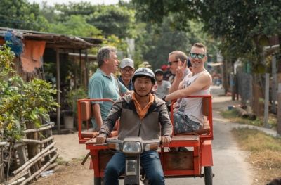 Tan Chau - Phnom Penh (B,L)