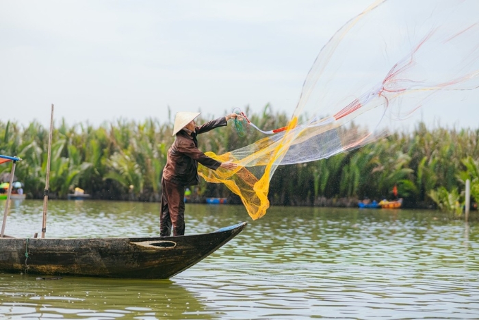 Découverte les pêcheurs locaux sur un bateau panier Hoi An