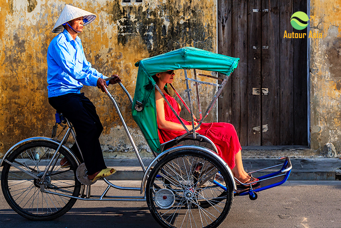 Cyclo dans la vieille ville de Hoi An