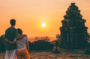 Arrivée à Siem Reap - Coucher De Soleil Sur Le Mont Bakeng (Pd ; Dîner)