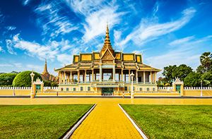 Arrivée à Phnom Penh (Dîner)