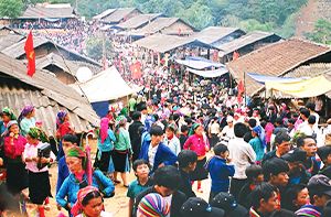 Sapa – Bac Ha - Ta Van Chu En Voiture /Chez Lhabitant (Pd ; Déj ; Dîner)