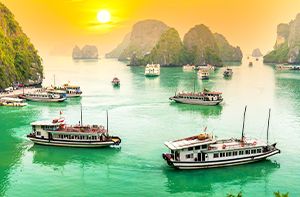 Baie DHalong - Hanoi (150km - 3h30 En Voiture) - Sapa En Train De Nuit (Pd; Dj)